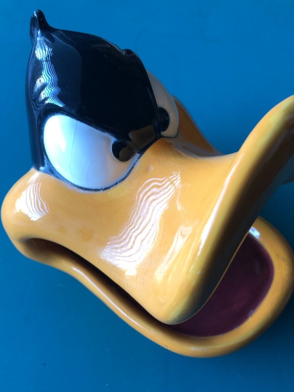 DISNEY DAFFY DUCK/CERAMIC FIGURE Holds Bar Soap Or Wash Cloth And Sponge